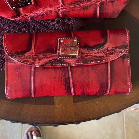 Dooney & Bourke - Picture 2 of 4
